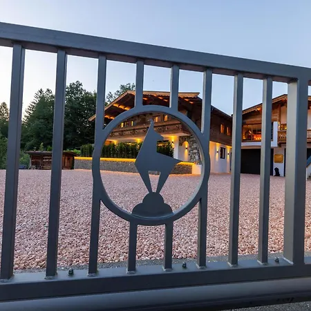 Hide-away Hahnenkamm 1