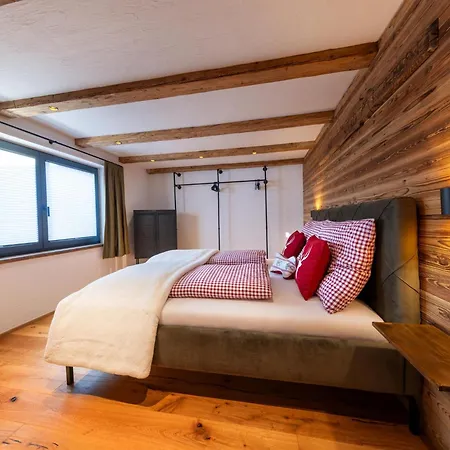 Hide-away Hahnenkamm 1 Apartment *