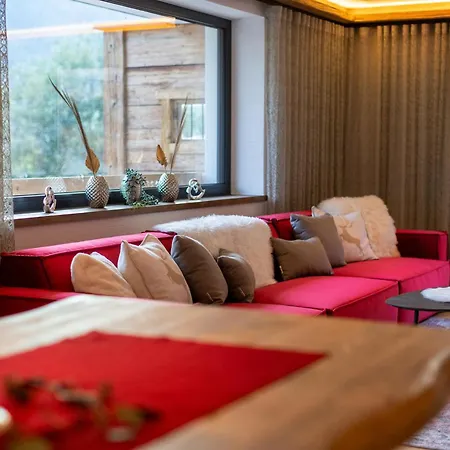 Hide-away Hahnenkamm 1 Apartment *